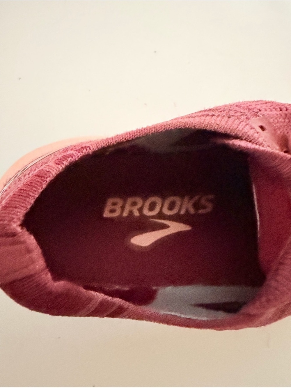 Brooks Road Running Sneakers Levitate 4 Shoes Cushioned Trainers Pink Red Size 6 - Picture 15 of 16